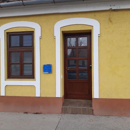 Ady Apartman Tata Zewnętrze zdjęcie