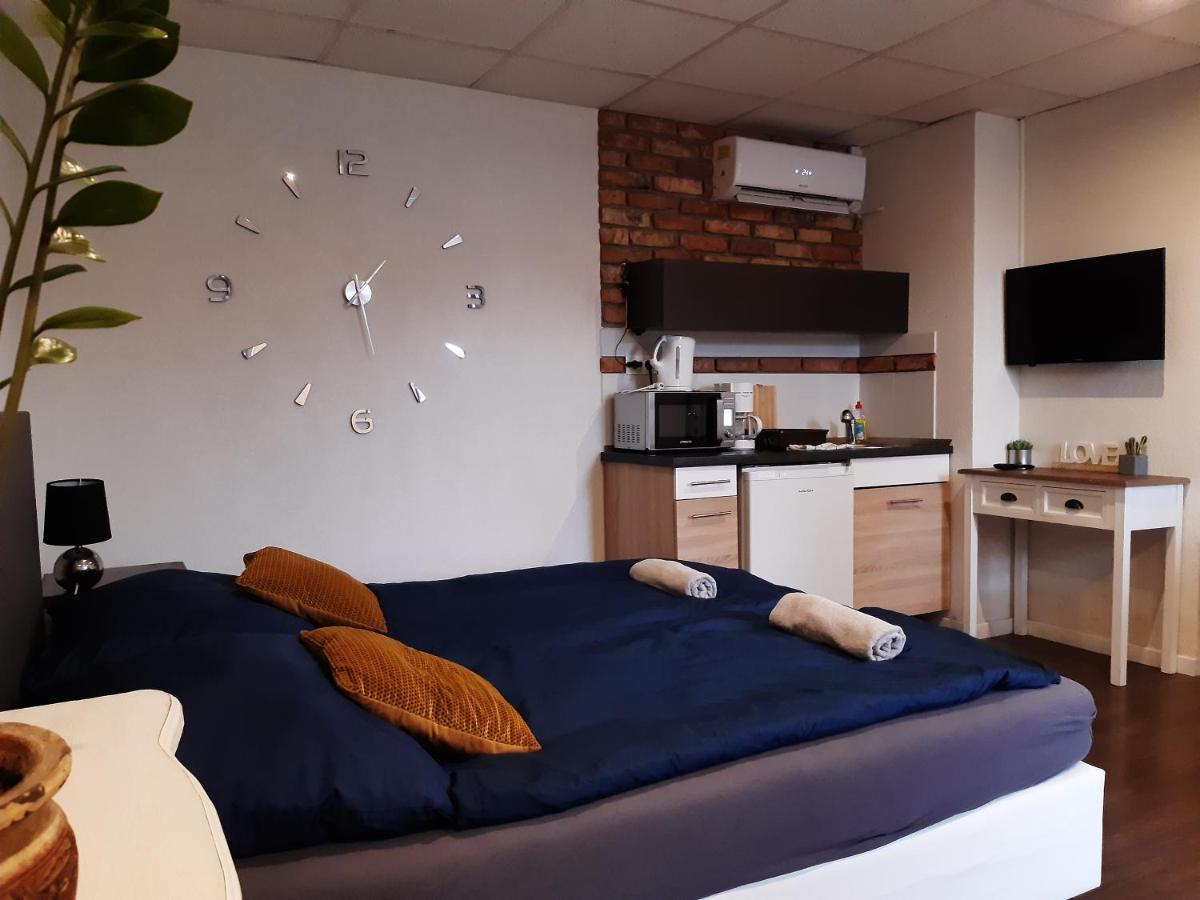 Ady Apartman Tata Zewnętrze zdjęcie